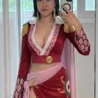 『ONE PIECE』ハンコックに変身した韓国女性芸人、胸元ざっくり衣装で“驚異のシンクロ率”