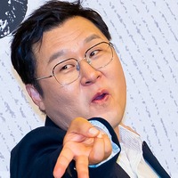ラジオ生放送＆サイン会中も！大のおしゃべり好きの韓国俳優、13時間沈黙の約束守れるか