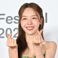 「ちゃんと食べてる？」熱愛報道なくサプライズ婚の韓国元アイドル女優、ガリガリ体型に心配の声
