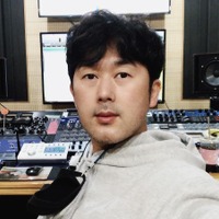 49歳の若さで急逝…韓国歌手、訃報が遅れて判明　恋人が追悼「幸せでありますように」