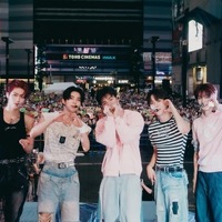 K-POP初の歌舞伎町フリーライブに約3000人、日本正式デビュー前から熱気沸騰のAND2BLE