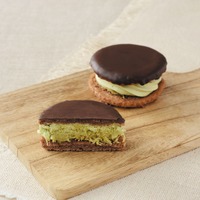 ドバイチョコ風サンド（税込 322 円）