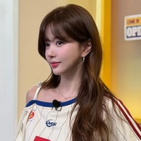 「見せすぎでは！？」“海外でしか着られない”刺激的ワンピで魅了…39歳韓国女優の非現実的ビジュ
