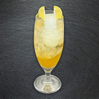 カミーラ「愛と憎しみのピーチハイボール」／990円(税込)