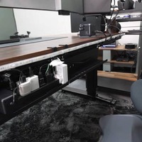 左右で差込口の間隔が異なるエレコムの10口電源タップ（C）たか︴ガレージ秘密基地づくり