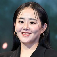 “国民の妹”ムン・グニョン、7歳年上のミュージカル俳優と結婚！直筆手紙で報告【全文】