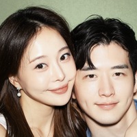 「頭が真っ白に」バツイチの韓国美女ユーチューバー、交際相手が“顔バレ”…2SHOT投稿で公開恋愛へ