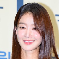 離婚後に元夫との受精卵を無断で使用→出産…学費6000万円超の愛息とカナダへ向かった韓国女優