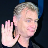 『バットマン』『オッペンハイマー』ノーラン監督、韓国の人気ドラッグストアに!?新作公開で初訪韓