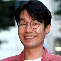 飲酒騒動で活動中断から間もなく、突然この世を去った有名韓国俳優の一周忌…遺作は『鉄槌教師』