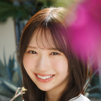 （C)日向坂46 藤嶌果歩 1st写真集『果実の歩幅』／集英社　撮影：菊地 泰久