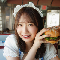 （C)日向坂46 藤嶌果歩 1st写真集『果実の歩幅』／集英社　撮影：菊地 泰久
