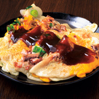 【いかやきやまげん京橋本店】実演大阪名物！玉子入りいかやきねぎ入り　(ソース味・醤油味)432円(1枚)