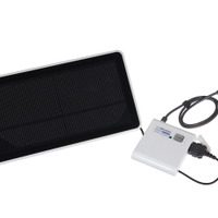 ドコモ、太陽光を利用したソーラー充電器「FOMA ecoソーラーパネル 01」開発 画像