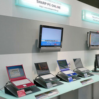 26日に各色10台限定かつオンラインショップのみで発売されたノートPCを展示。実機を見られるのはWPC会場だけとのことだ。