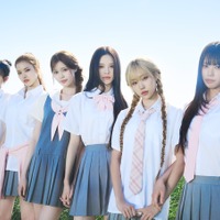 6人6色の制服姿で魅了！izna、日本デビューAL『HANDLE WITH CARE』コンセプトフォト公開