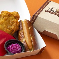 アソートボックス（プレッツェルドッグ、骨付きフライドチキン）ⒸDisney