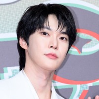 兵役中のNCT・ドヨン、約9カ月ぶりSNS更新！休暇ショットにセブチ・ホシも反応「会いたい」