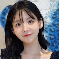 もちもちボリュームがたまらない…レイナ、一段と成熟したスイムウェア姿に心奪われる