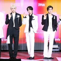 TXT、原宿に期間限定POP-UP STOREオープン！日本新SG『セツナハナビ』公式グッズも登場