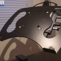 トレイにはフェルトを貼り付け、PCに傷が付かないように予防している。（C）ガジェコン!-ガジェット&コスパコンサル-