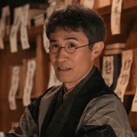 書店の店主・本田役／川島潤哉（C）NHK