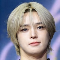 「ボタン閉めて！」&TEAM・K、“素肌チラ見え”シャツ姿にファン悶絶…自然体オフショットに反響