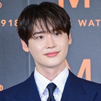 IUと破局から1カ月…俳優イ・ジョンソク、韓国を離れ傷心旅行へ？海外での近況に注目