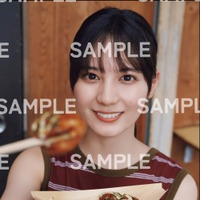 小坂菜緒　B.L.T.10月号（東京ニュース通信社）