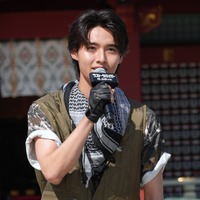 藤岡真威人【撮影：小宮山あきの】