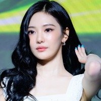 どうなってるの？aespa・ニンニン、大胆カットから素肌あらわ…“攻め衣装”に視線集中「気絶しそう」