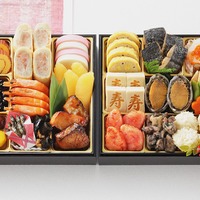 トップバリュ　和風二段重「和(なごみ)」