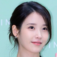 一体どれだけ稼いでる？IU、21歳弟の願いをバッサリ「私より稼ぐのは今世では無理」