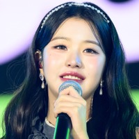 IVE・ウォニョンに“口パク疑惑”が浮上　現場関係者が口を開く「ほかのメンバーとは声量が…」
