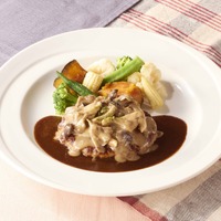 2種ソースのきのこハンバーグ～温野菜添え～
