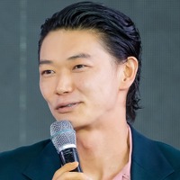 「絶対に見ないで」日本俳優・ 笠松将、“通訳なし”で韓国バラエティに出演！心配よそに流暢な韓国語でトーク