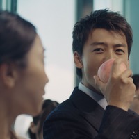 森永ｉｎゼリー フルーツ食感「こんなところで、こんなにフルーツ。」篇
