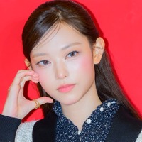 ADOR復帰後初！NewJeans・ヘリン、ついに公の場に登場　変わらぬ美貌で会場魅了