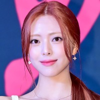 水着姿でボディライン丸わかり…ユナ、抜群スタイルに視線集中「黄金の骨盤」「すごい」