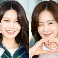 新ユニット「ヒョリス」も話題！少女時代・スヨン&ユリ、手をつないで空港に登場　19年来の友情に反響