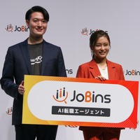 （右）小島瑠璃子【撮影：平木昌宏】