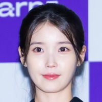 顔も心も美しい…IU、デビュー18周年に温かい善行　4団体へ総額2億ウォンを寄付