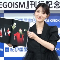 若月佑美【撮影：小宮山あきの】