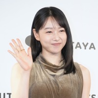 桜井日奈子【撮影：小宮山あきの】