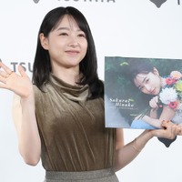 桜井日奈子【撮影：小宮山あきの】