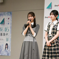 （左から）日向坂46・上村ひなの、櫻坂46・的野美青【撮影：平木昌宏】