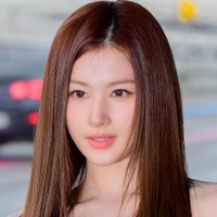 ボリューミーでふわふわ…TWICE・サナ、迫力満点の黒ワンピ姿で漂う色香「助かるほんまに」