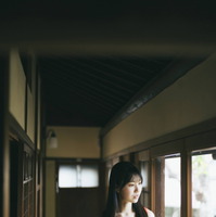 鶴崎仁香「B.L.T.2026年11月号」（東京ニュース通信社刊）撮影／前康輔