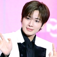 TXT・テヒョン、海辺で“上裸姿”を披露！ムキムキの肉体美にファン騒然「心臓持ちません」