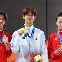 強豪揃いの日本を抑え、韓国スケボー史上初の金！ケガを乗り越えた17歳カン・ジュニが涙【アジア大会】